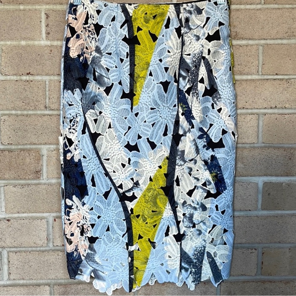 Bar III Lined Pencil Skirt w/ Lace Appliqué Blue, White and Green Size Large - Picture 3 of 7